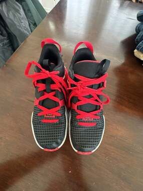 Nike LeBron Witness 7 GS Black/University Red Basketball Shoes